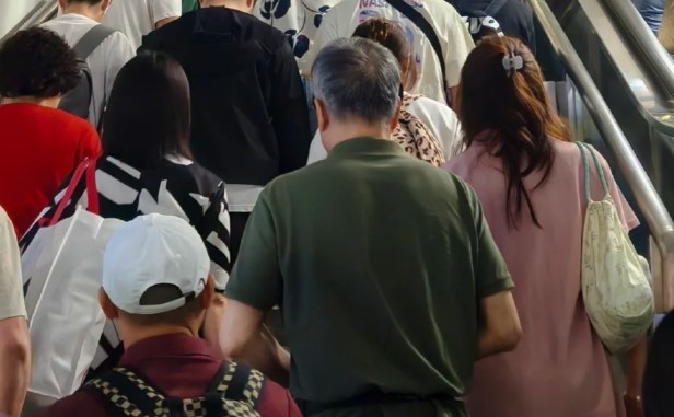 三星堆游客有福了！广汉北站终于装电梯了~~~