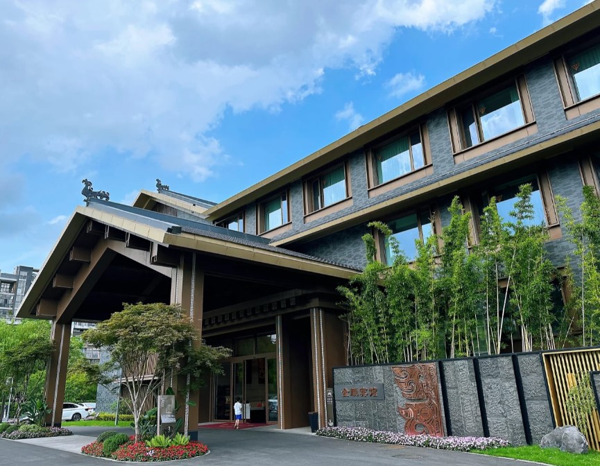 广汉三星堆旁边的金雁酒店细节拉满了